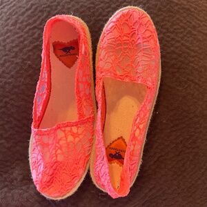 NWOT Rocket Dog Flat casual shoe Women's size 7 bright coral
